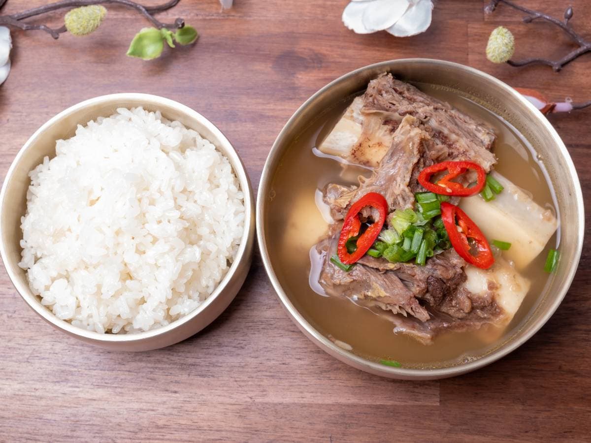 galbitang and rice