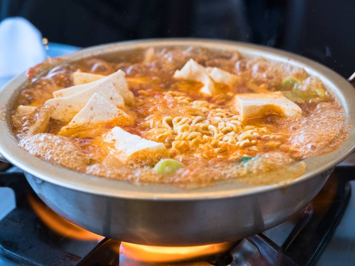 Kimchi jjigae being cooked
