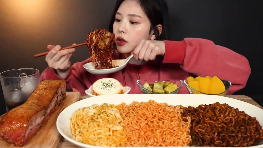 mukbang youtuber aka mukbanger