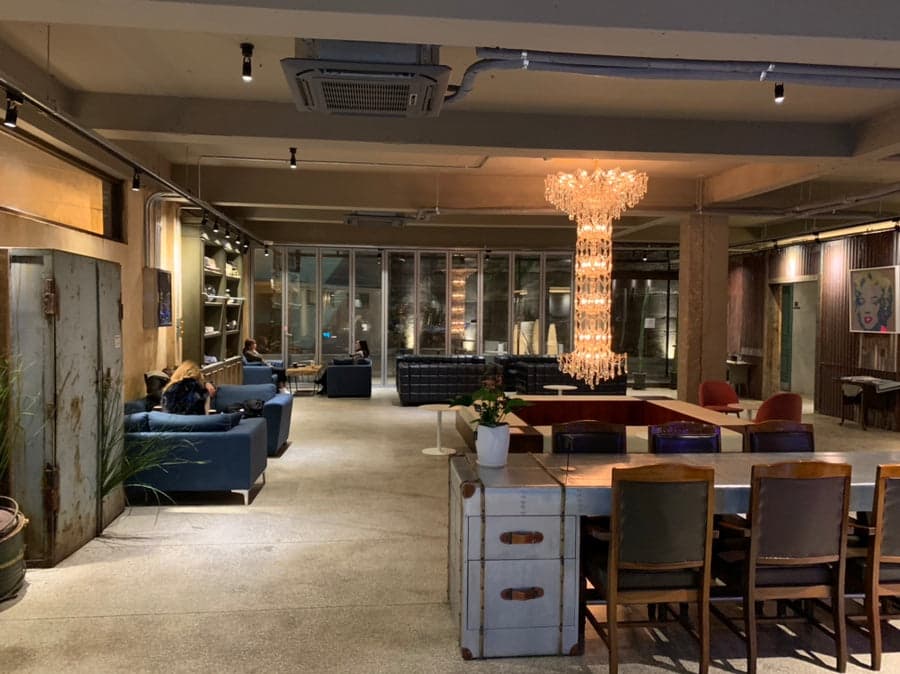 cafe magnate interior