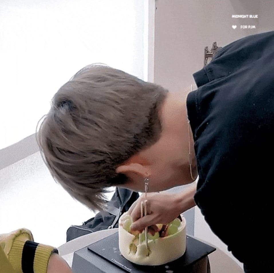 bts jimin cake with chopsticks
